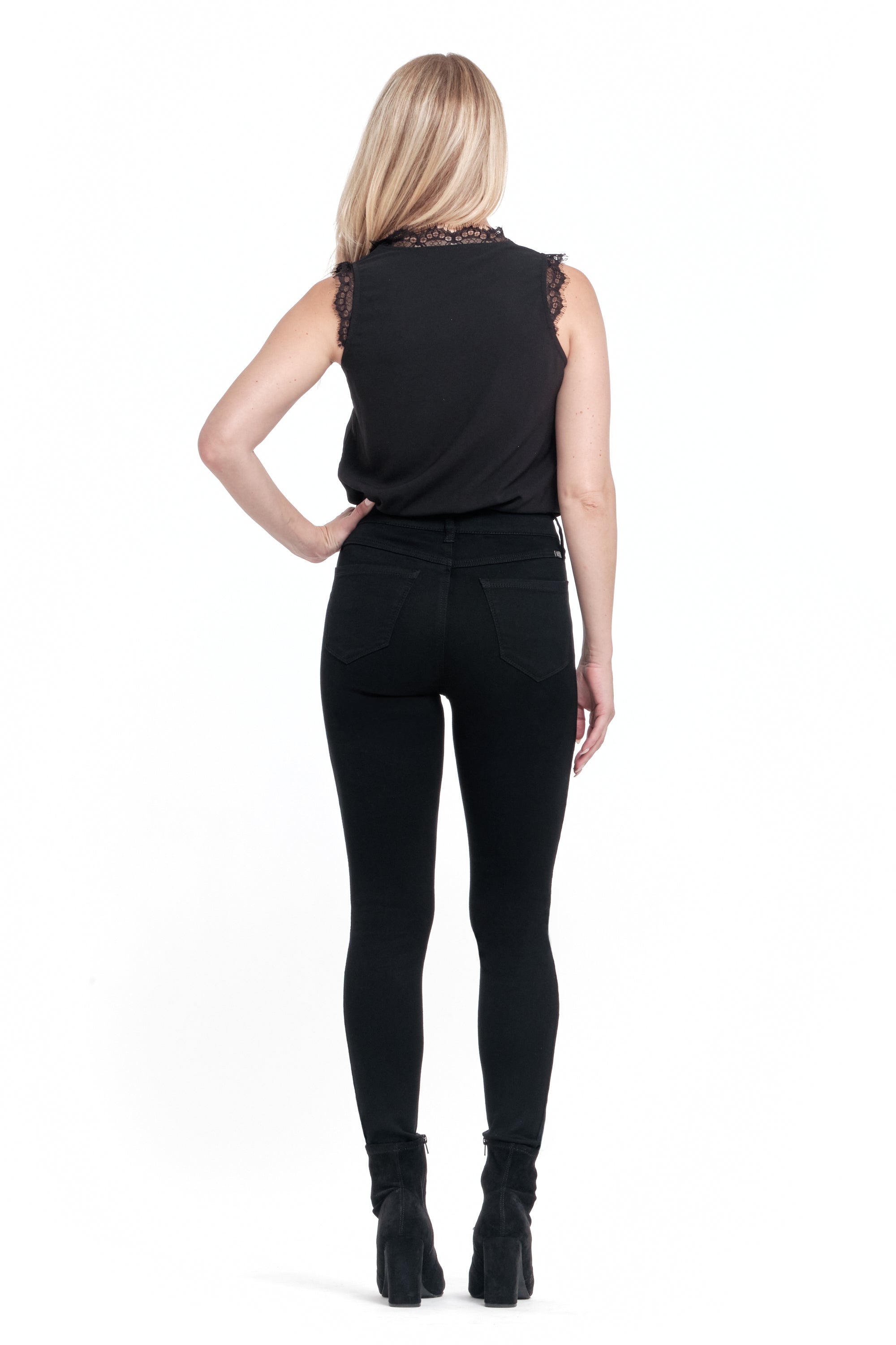 Ava Butter Skinny in Black