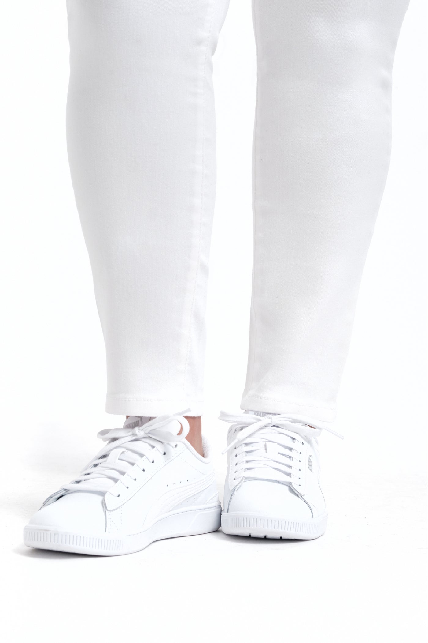 Curvy Butter Ankle Skinny in White